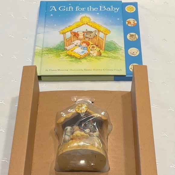 Hallmark Keepsake Interactive Ornament and Storybook Set A Gift for the Baby - Picture 5 of 8